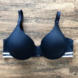 Tommy Hilfiger 40C lightly padded navy bra